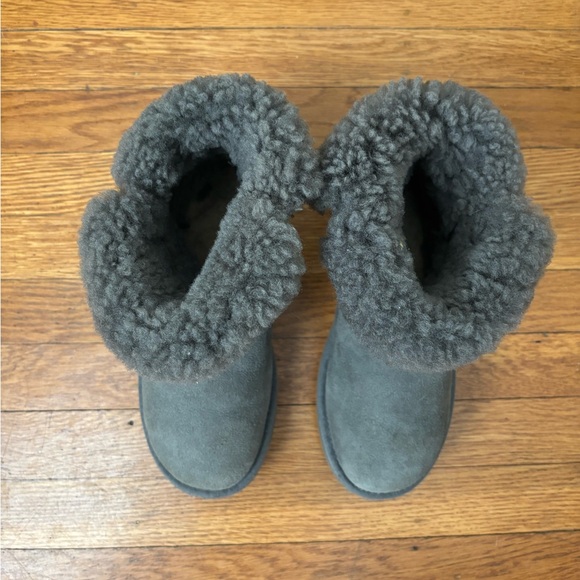 Grey Ugg Boots - Picture 5 of 7